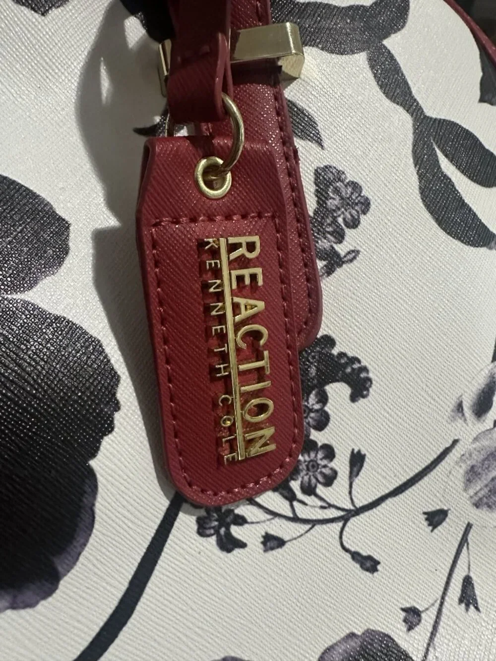 Kenneth Cole Reaction tote